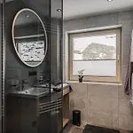Evelyn Apartment
