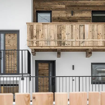 Апартаменти Evelyn Тукс