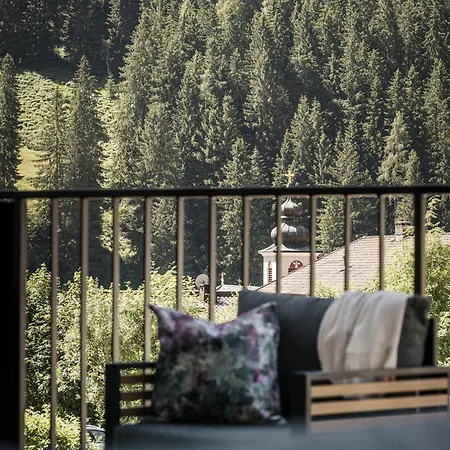 Evelyn Apartment